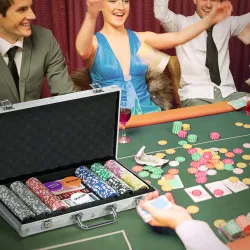 Set de Póker con 500 Fichas 2 Barajas de Cartas Dados Tapete y Botón de Crupier Set de Casino Texas Hold'em con ... - Ogal.Es