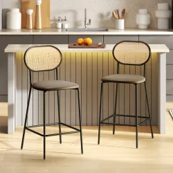 Juego de 2 Altos de Cocina con Respaldo de Ratán Asiento de PU Marco de Acero y Reposapiés Marrón - Ogal.Es