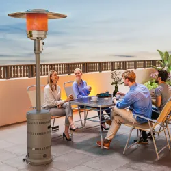 Estufa de Gas Propano Portátil 13000W con Sistema Antivuelco Encendido Piezoeléctrico y Ruedas 82x82x222 cm Gris - Ogal.Es