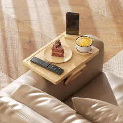 Bandeja de Brazo para Sofá de Bambú Plegable y Flexible con Portavasos Extraíble y Soporte Giratorio para Teléfono - Ogal.Es