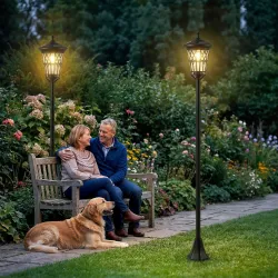 Set de 2 Farolas Solares de Jardín con Altura Ajustable 2 Modos de Brillo IP44 Impermeable para Terraza Patio Negro - Ogal.Es