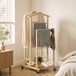 Galán de Noche de Bambú con Ruedas Barras para Ropa Soporte para Pantalones Bandeja y Estante Inferior Natural - Ogal.Es